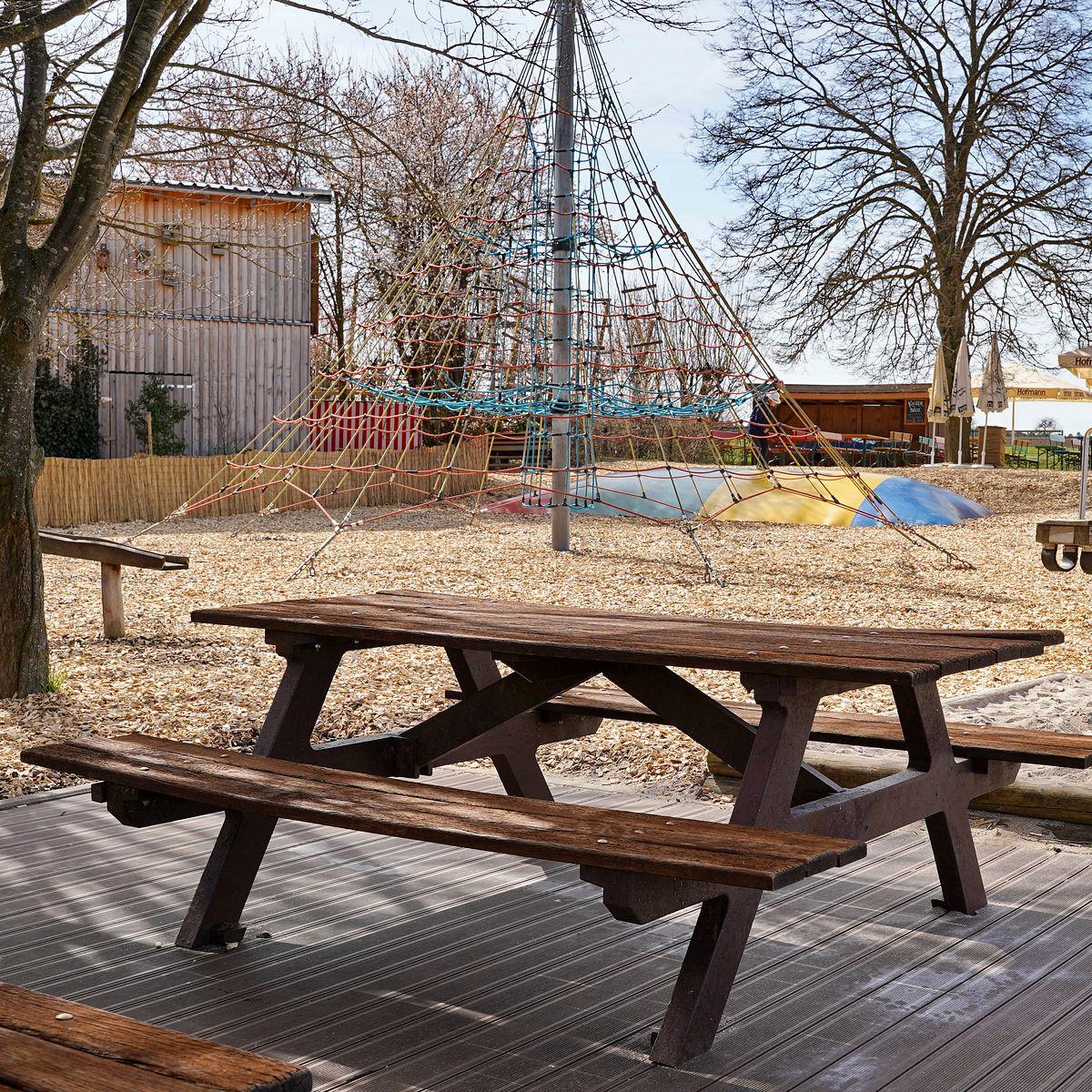 Restaurant "Baumhaus der Biergarten" in Emskirchen