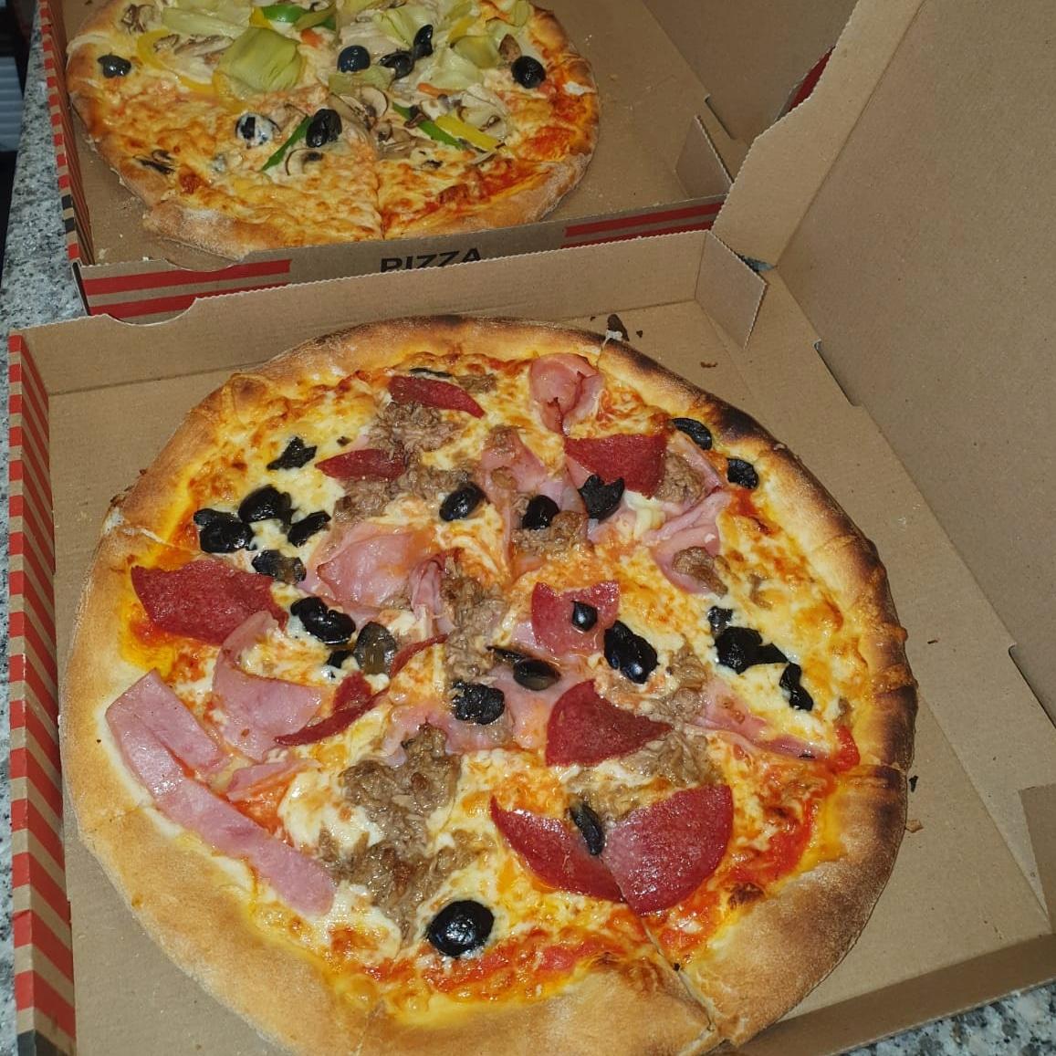 Restaurant "Pizzeria Della" in Inden