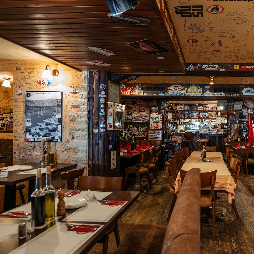 Restaurant "Pistenklause Pizzeria" in Nürburg