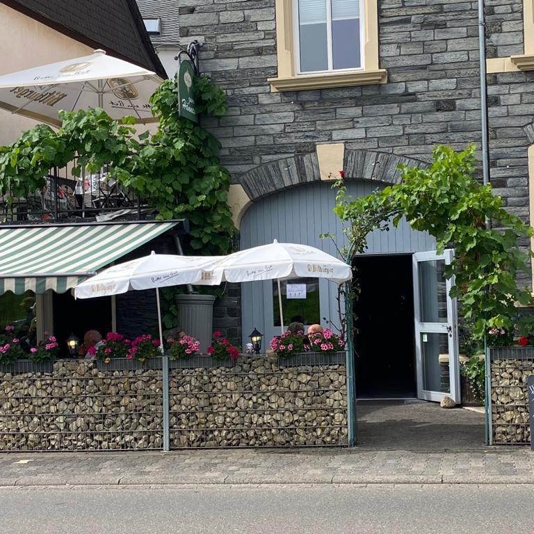 Restaurant "Weinstube Zum Hännes" in Lieser