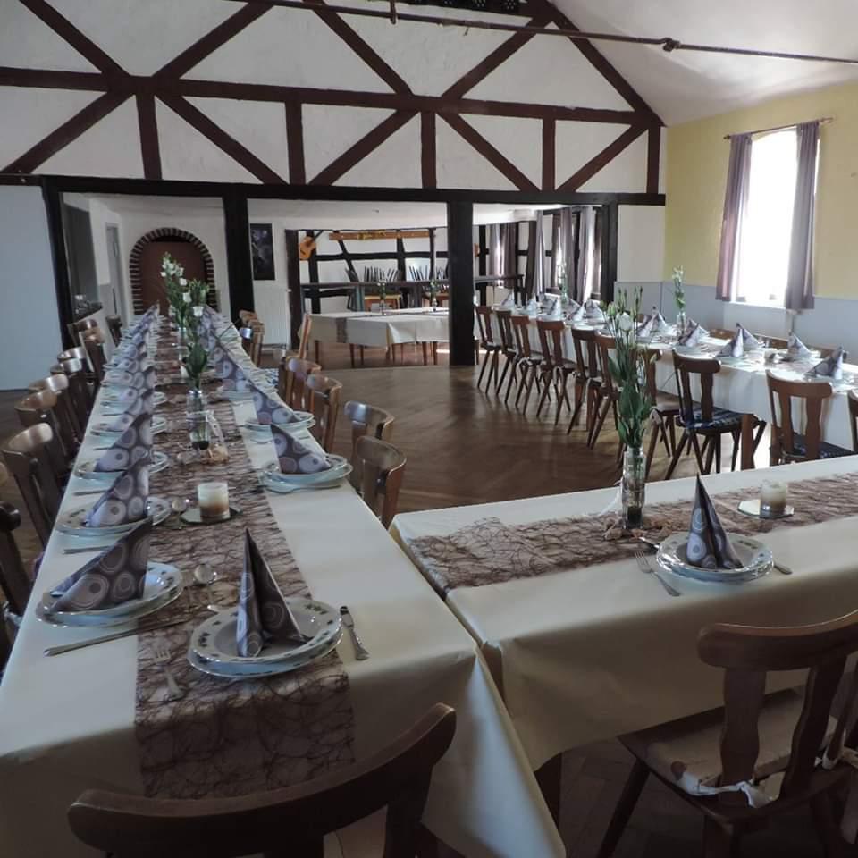Restaurant "Gasthaus zum Goldenen Hirschen" in  Kolitzheim