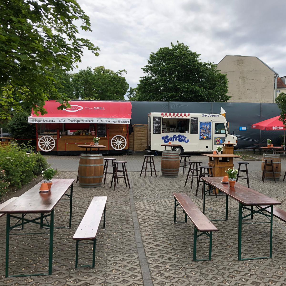 Restaurant "Krügers Grillkutsche - Thüringer Rostbratwurst vom Grill" in Berlin