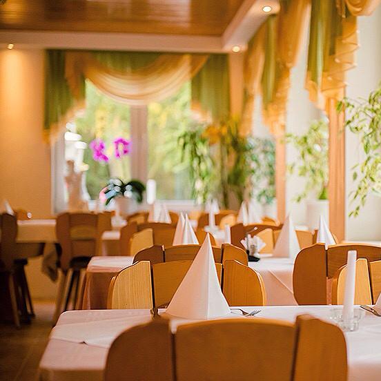 Restaurant "Gaststätte zum Waldpark bei Marina" in Neuhofen