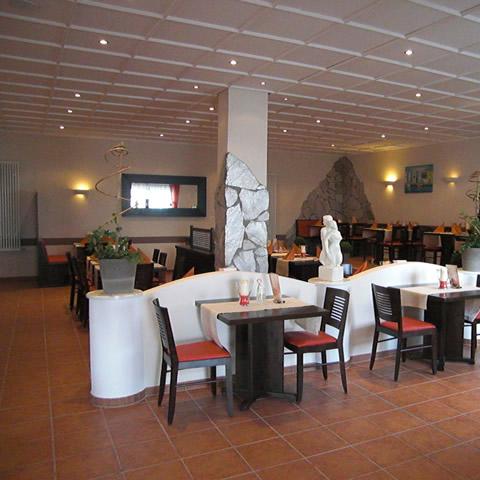 Restaurant "Nikos Restaurant griechische und deutsche Spezialitäten" in Neuhofen