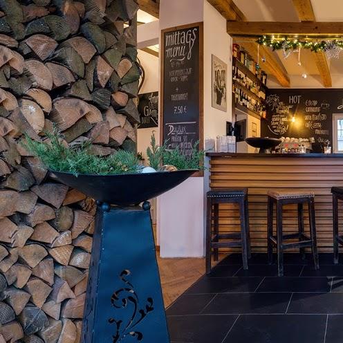 Restaurant "Leo´s im werkhaus (ehemals Bahnhof)" in Raubling