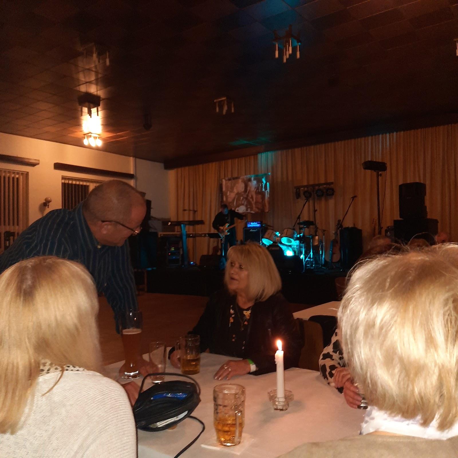 Restaurant "Gaststätte „Zur Kastanie“" in Jübar