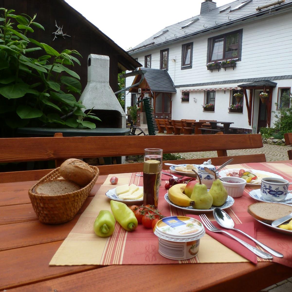 Restaurant "Gastwirtschaft Pony- & Bauernhof  Zur Linde  - Angela und Burkhard Hessel" in Saalfeld-Saale