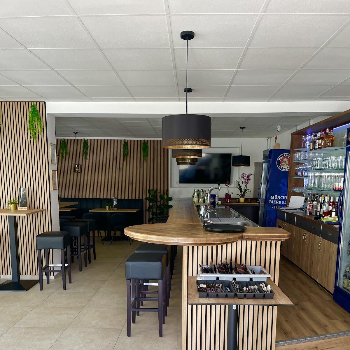 Restaurant "Cafe´ Bar HerzStueck" in Schierling