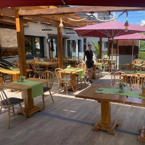Restaurant "Schlosscafe Restaurant Cafe Biergarten Festräume" in Beuren