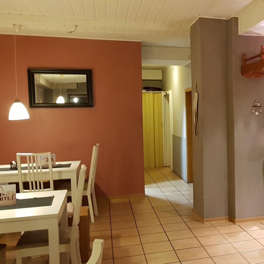 Restaurant "Croques und Salate" in Breidenbach