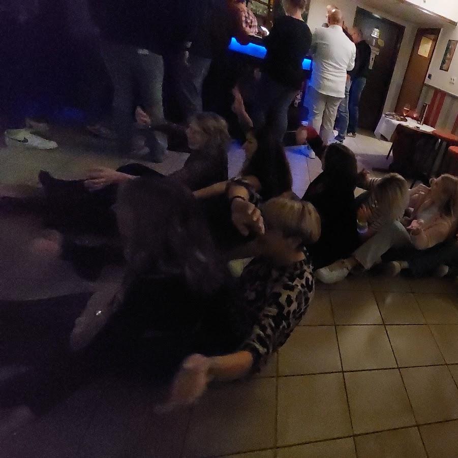 Restaurant "Vereinsgaststätte  Schwalbennest " in Angelburg