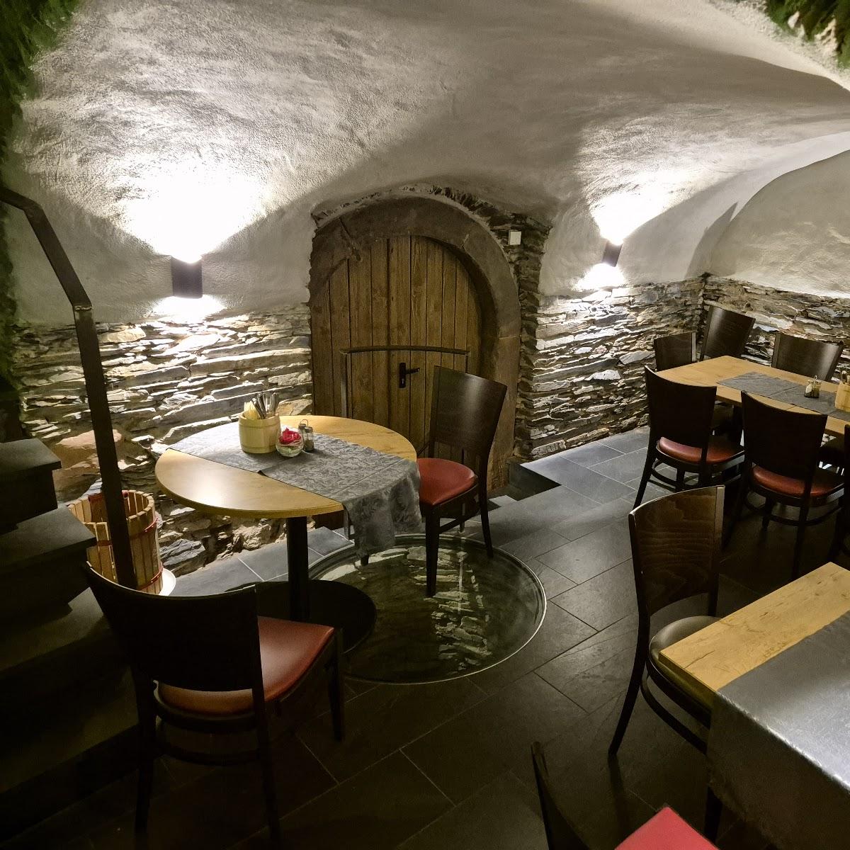 Restaurant "St. Maternus Keller" in Ürzig
