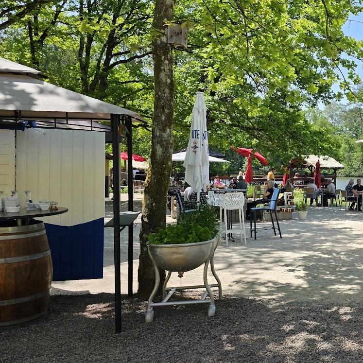 Restaurant "Schwarzrinderseen Weindorf Betriebs GmbH" in Weiskirchen