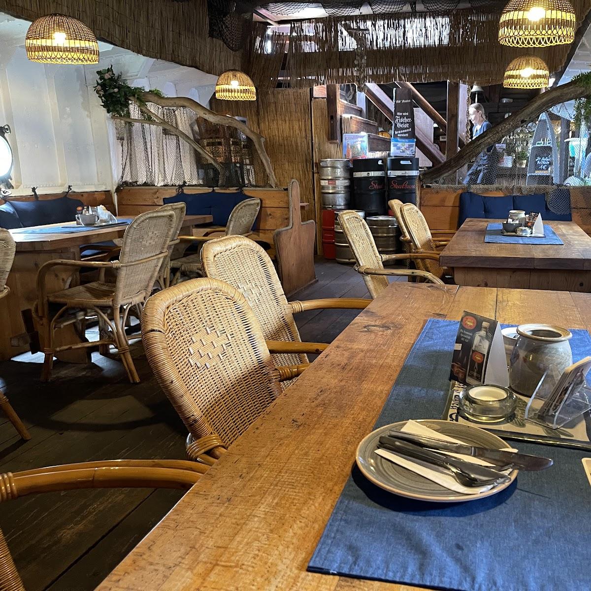 Restaurant "Räucher- und Gaststättenschiff – Die MS Manfred" in Sassnitz