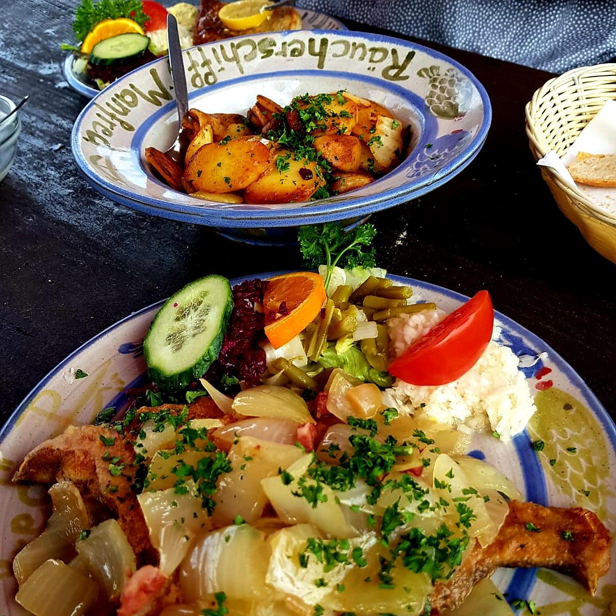 Restaurant "Räucher- und Gaststättenschiff - Die MS Manfred" in  Sassnitz