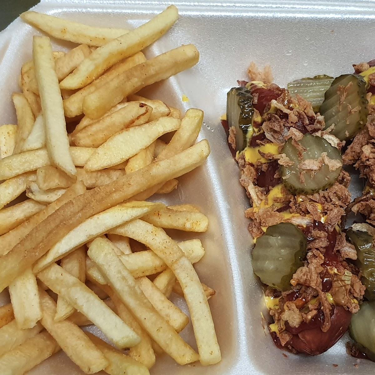 Restaurant "Imbiss Luckys" in  Kalefeld