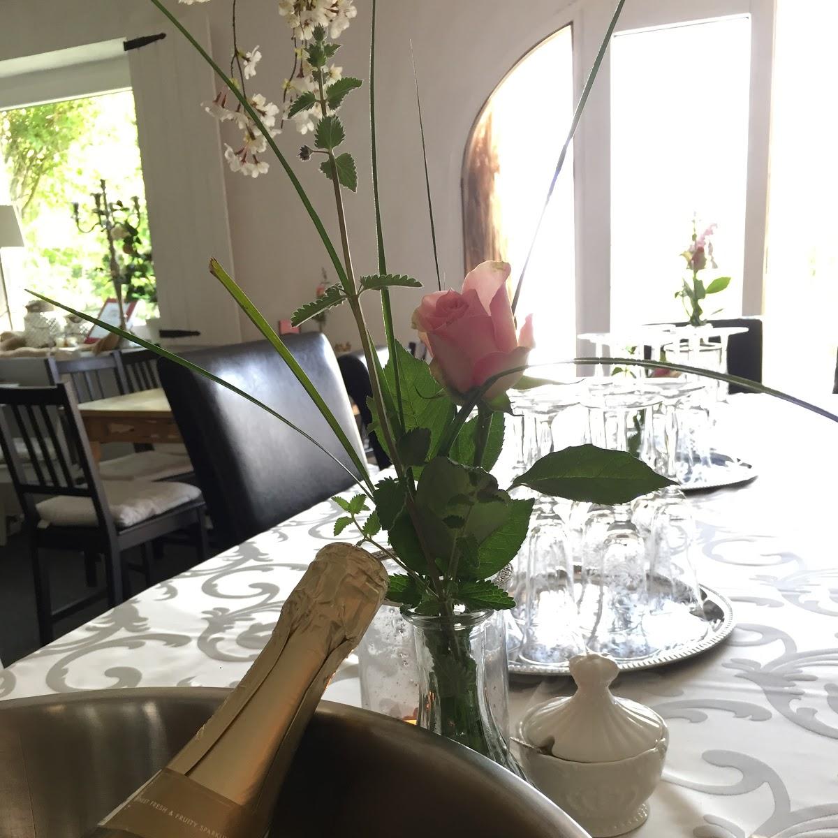 Restaurant "Dielenzauber: Hofcafé und Dekoscheune" in  Neufeld