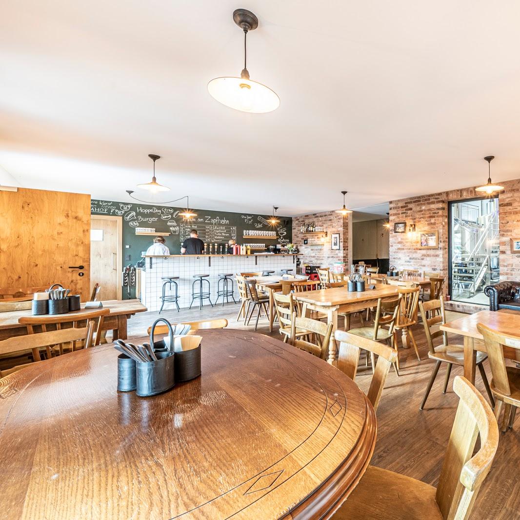 Restaurant "Hoppebräu Brauerei und Zapferei" in Waakirchen