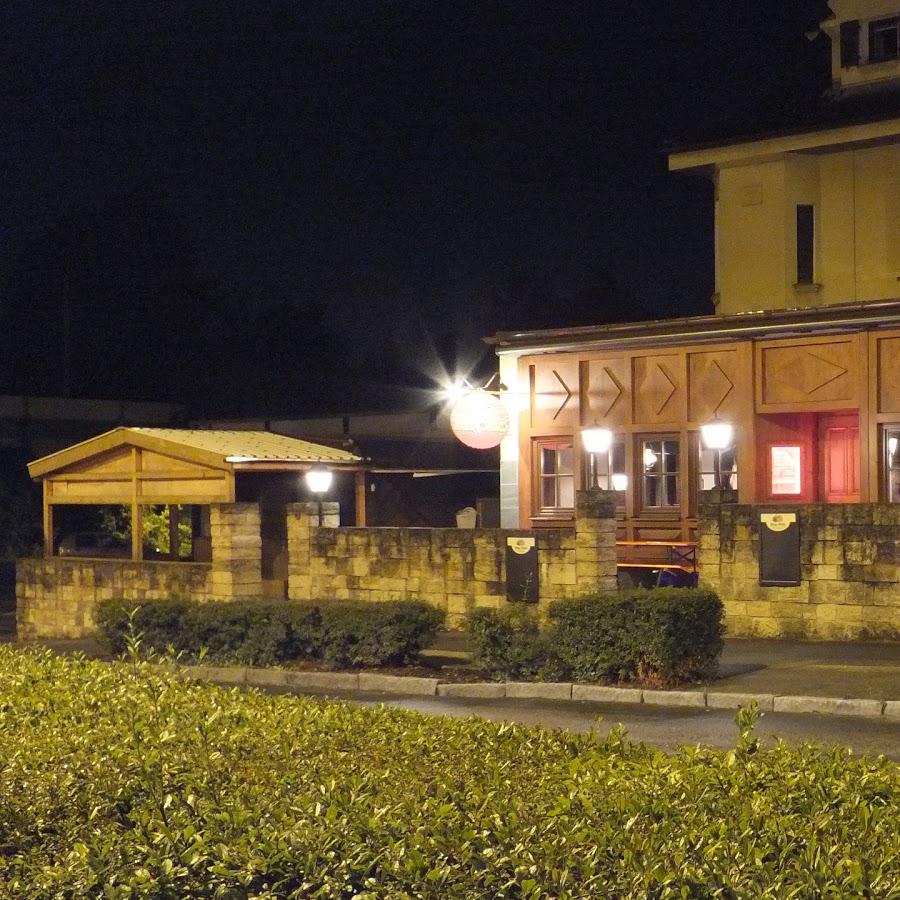 Restaurant "Holzwurm Cafe-Bistro Pilsbar" in Feucht