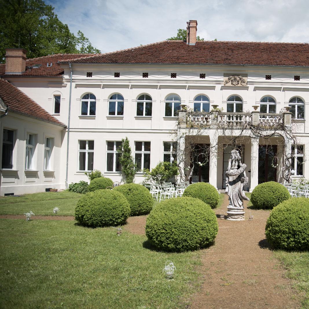 Restaurant "Schloss Rogaesen" in  Rosenau