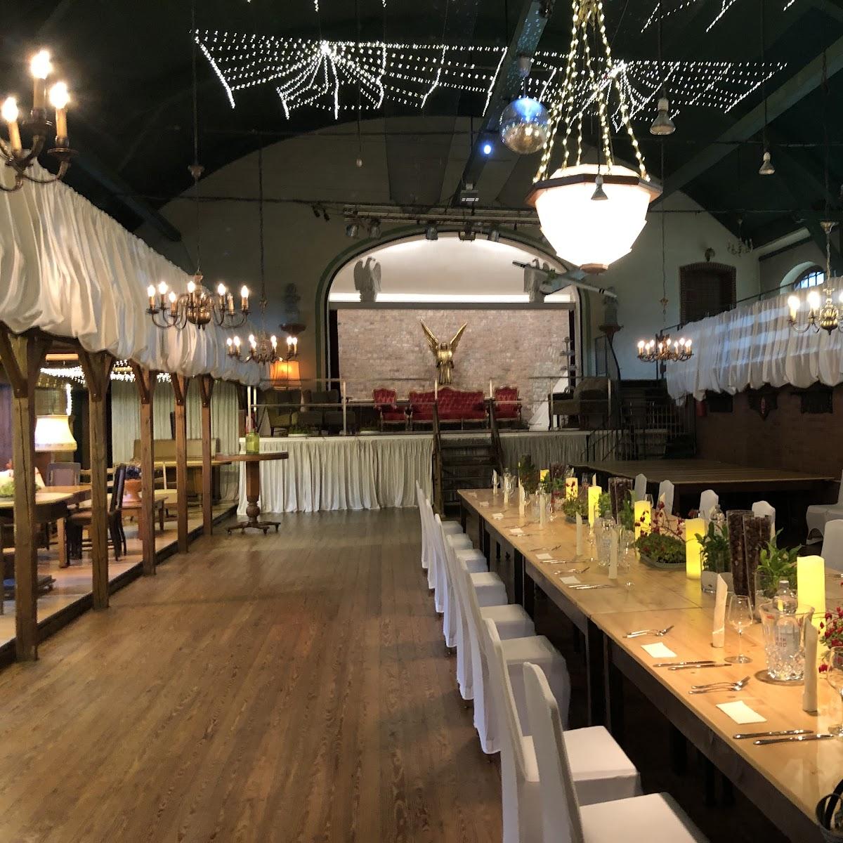 Restaurant "Gasthof Adlersaal" in Alpen