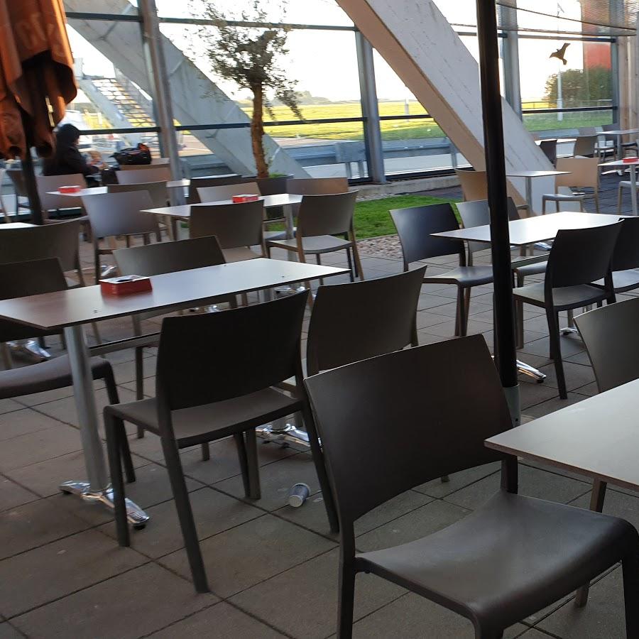 Restaurant "Sitzgelegenheit draußen" in  Memmingerberg