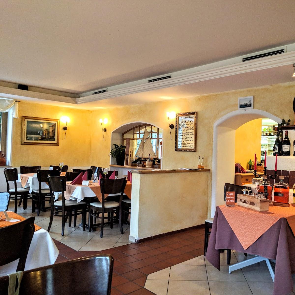 Restaurant "La Vela Gaststätte Restaurant" in Bernau am Chiemsee