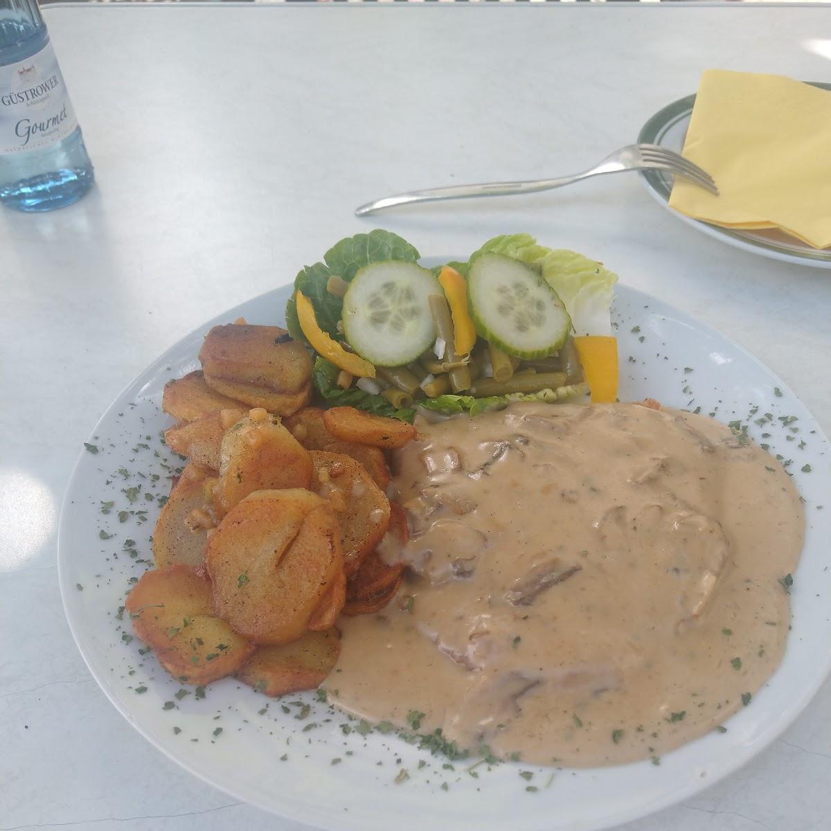 Restaurant "Gaststätte Lindenhof" in Amt Neuhaus