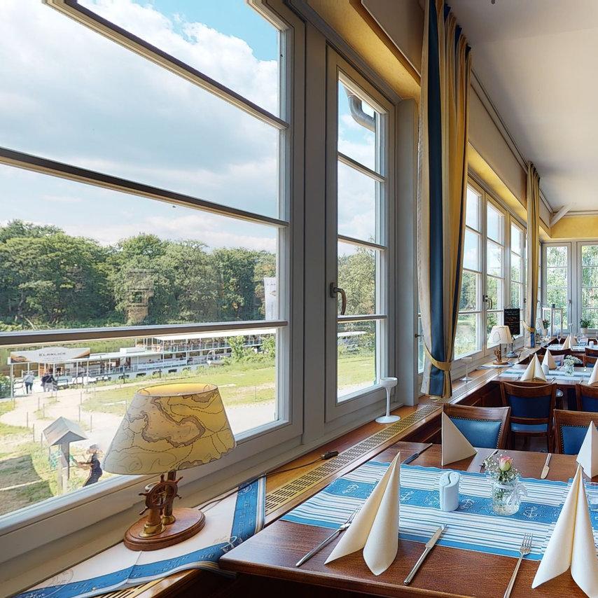 Restaurant "Pillnitzer Elbblick" in Dresden