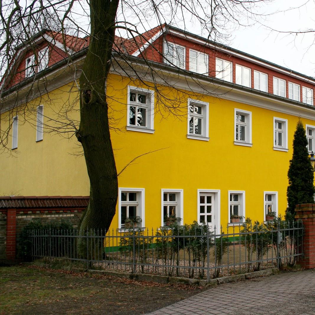 Restaurant "Landgasthof Zur krummen Linde" in  Neuendorf