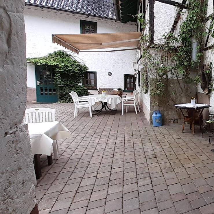 Restaurant "Weingärtner Rosemarie" in  Wershofen