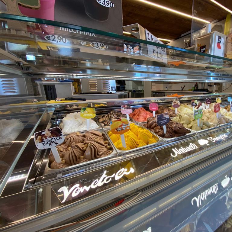 Restaurant "Veneto Eis by Niccolò" in  Berching