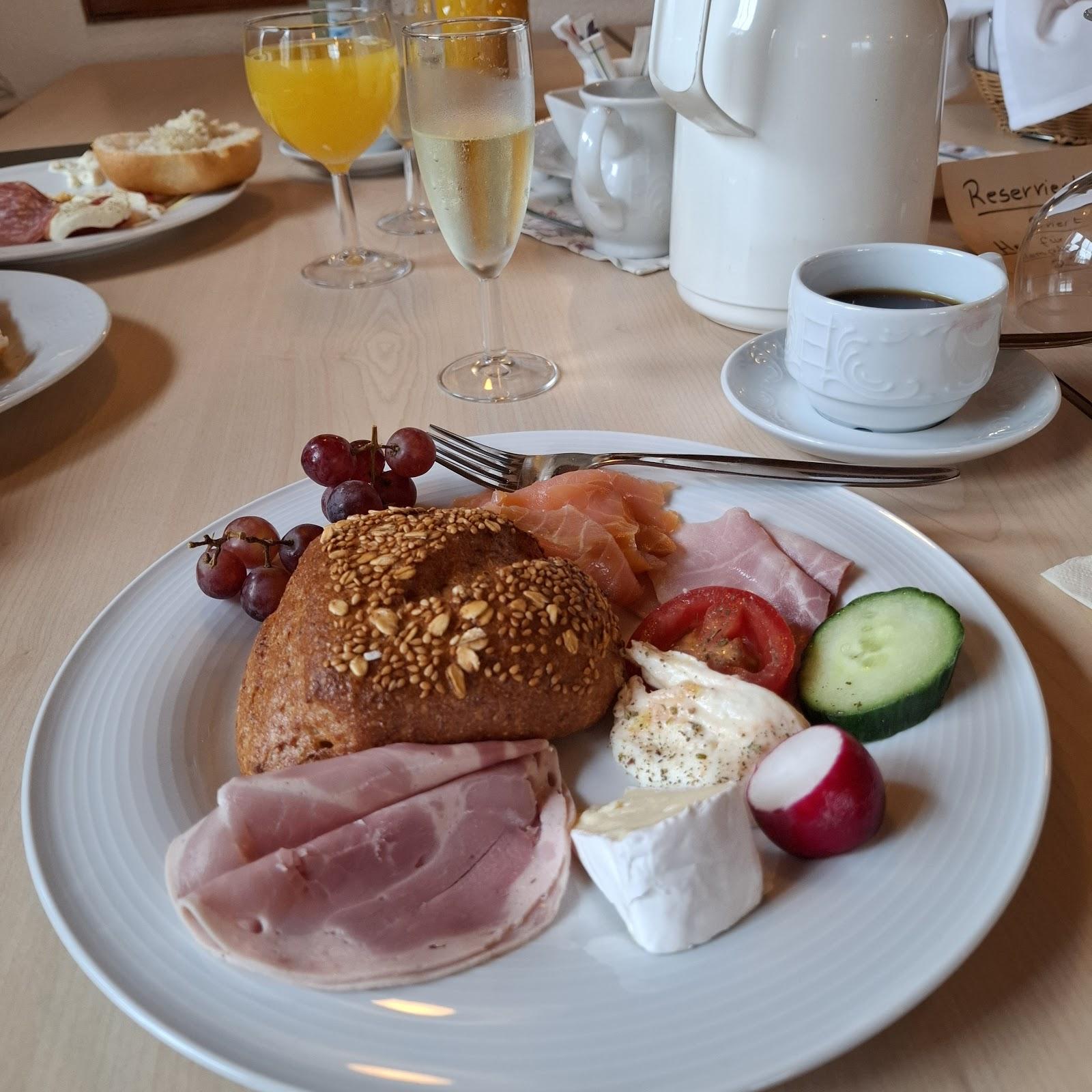 Restaurant "Gasthaus zur Krone Inh. Johann Lindörfer" in Bechhofen