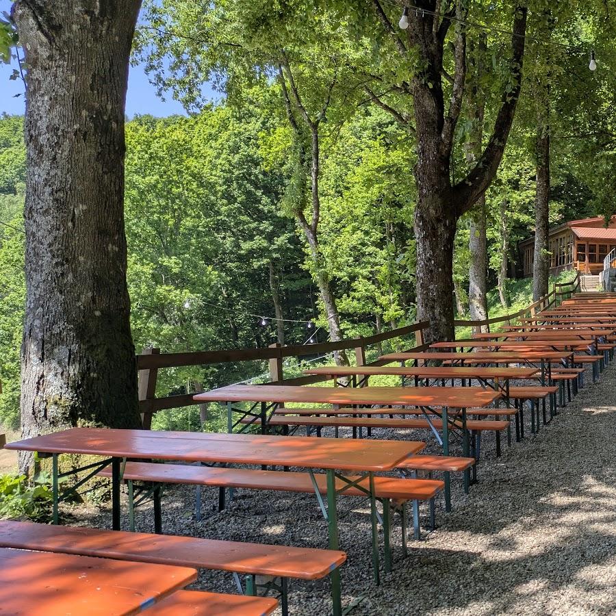 Restaurant "Senftenberger Felsenkeller" in Buttenheim