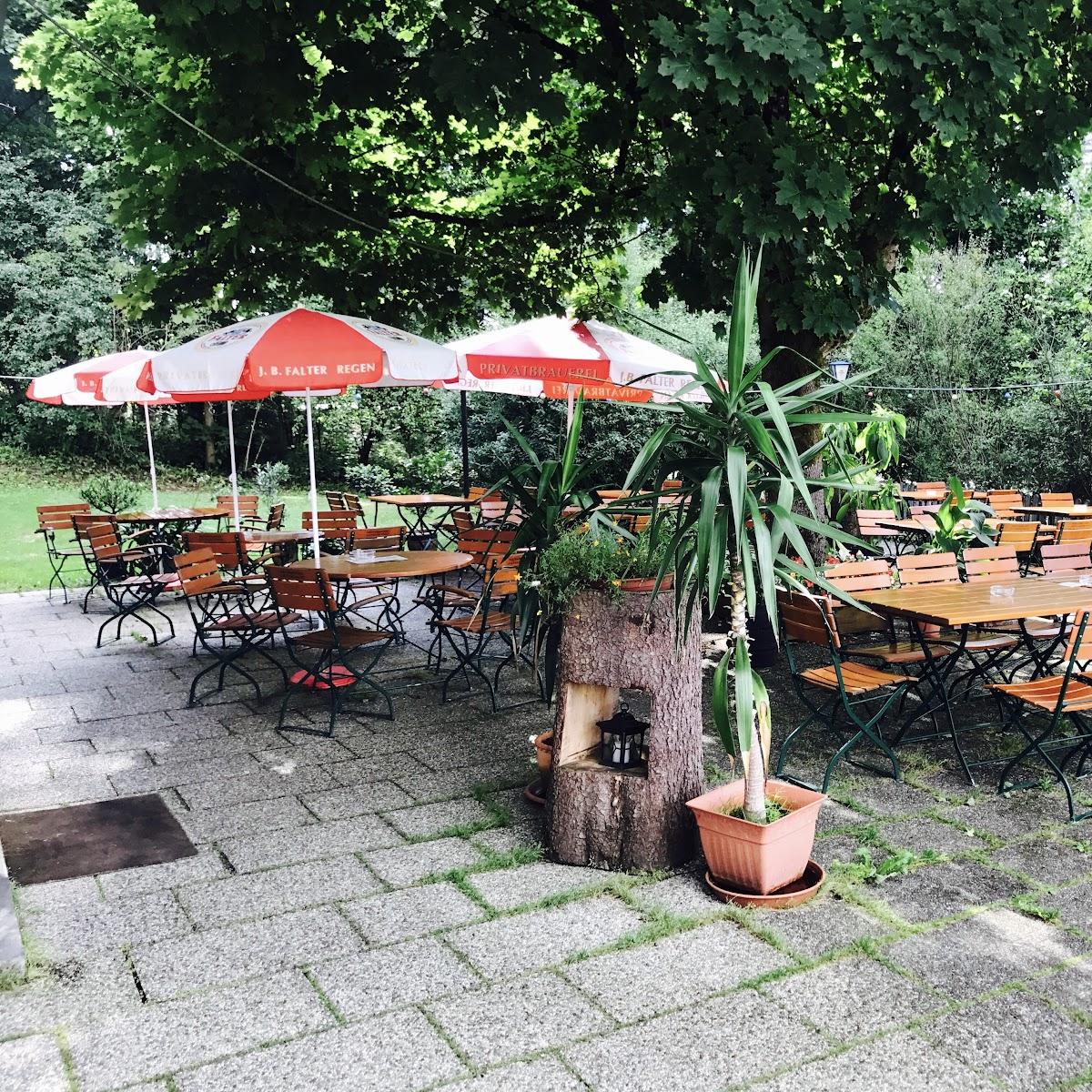 Restaurant "Jörgos Grillstube zur Seerose" in Regen