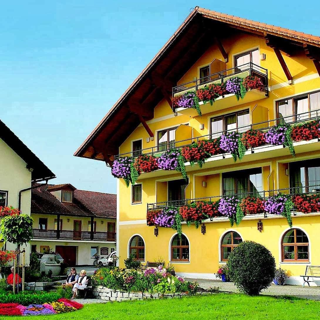 Restaurant "Camping Hotel Preishof  bei Bad Füssing" in Kirchham