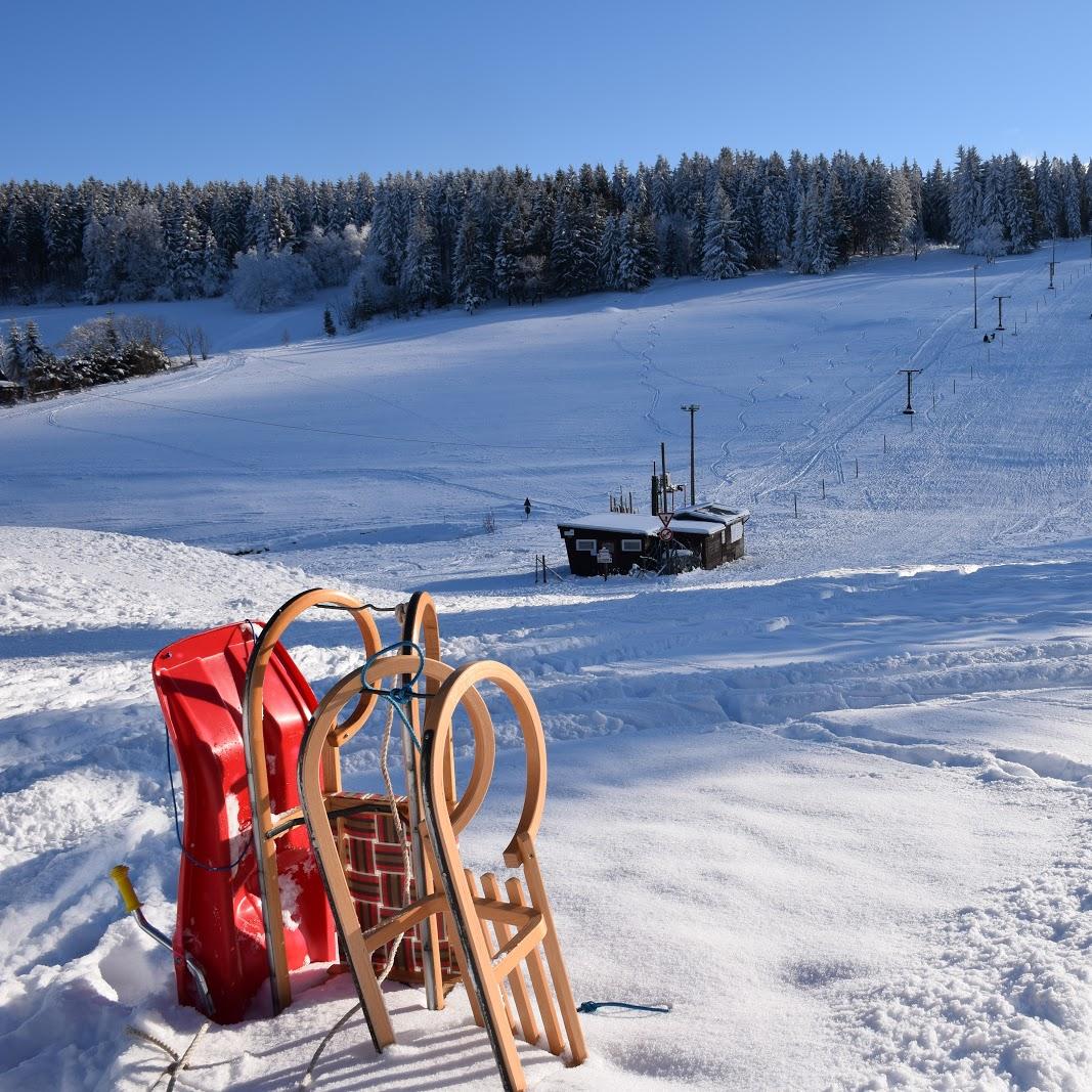 Restaurant "Heiße Hütte am Rodel- und Skihang am Apelsberg" in  Rennweg