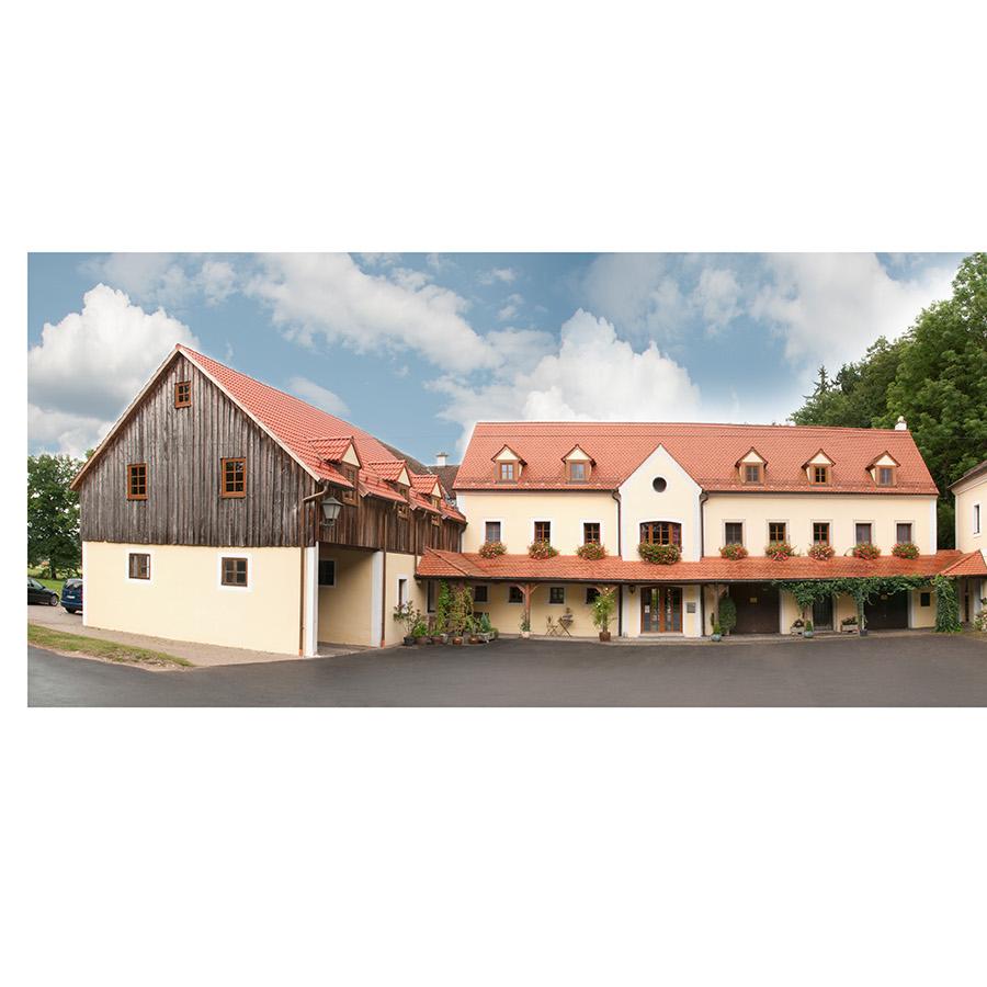 Restaurant "Landgasthof-Hotel Kahrmühle Josef Eichermüller und Radomira Eichermüller" in  Pressath