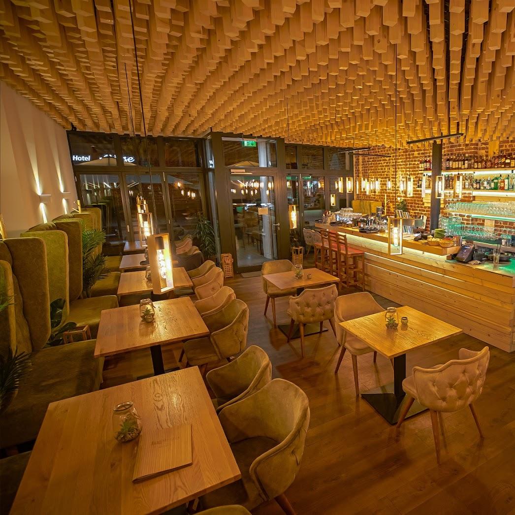 Restaurant "La Plaza Restaurant in" in Hameln