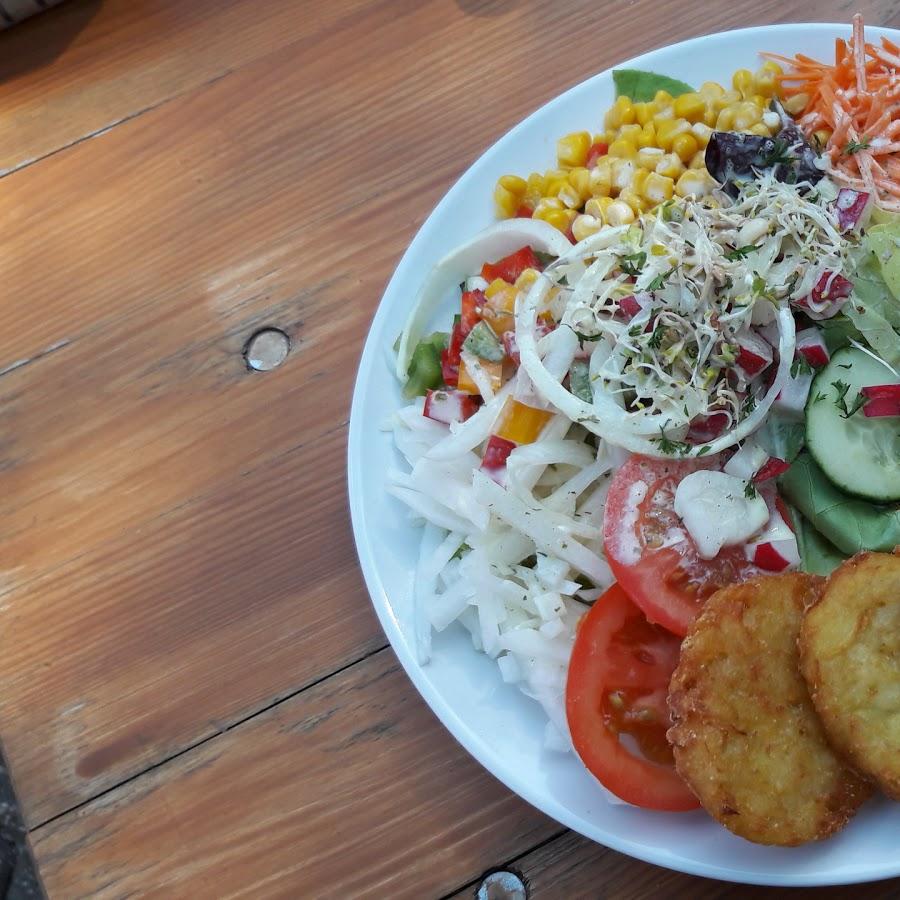 Restaurant "Biergarten & Minigolf unter Auflagen geöffnet. Nur Kontaktnachverfolgung" in  Treis-Karden