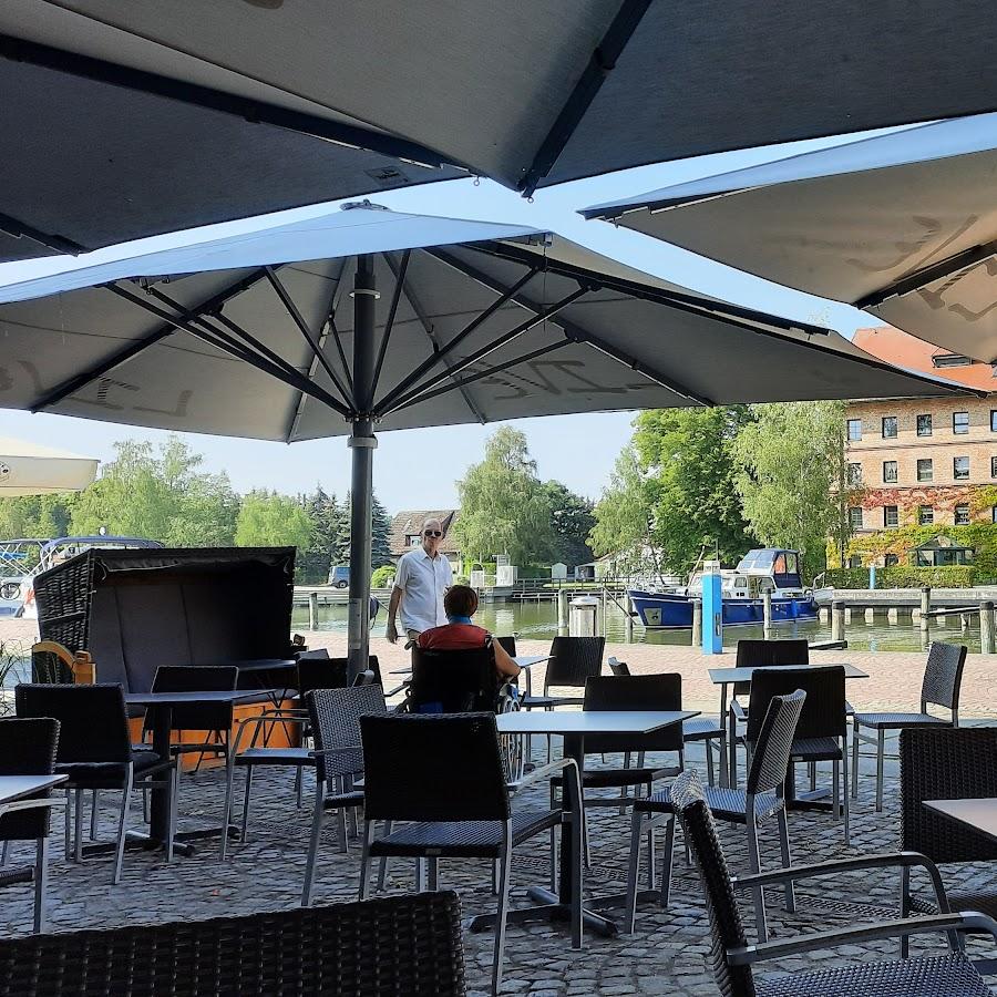 Restaurant "LIVE WERK Das HafenRestaurant" in Neustrelitz