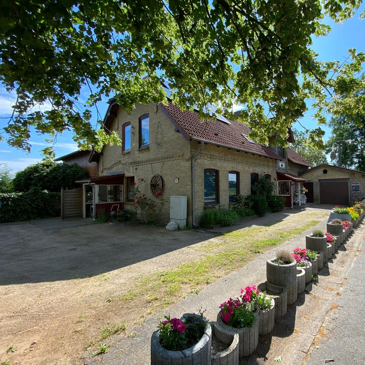 Restaurant "Gästehaus Hahnenkrug" in  Lottorf