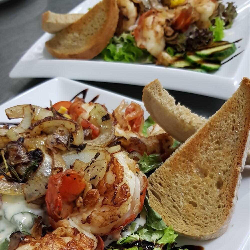 Restaurant "Bayerisches Wirtshaus  Zum Hölzlwirt  und Biergarten" in  München