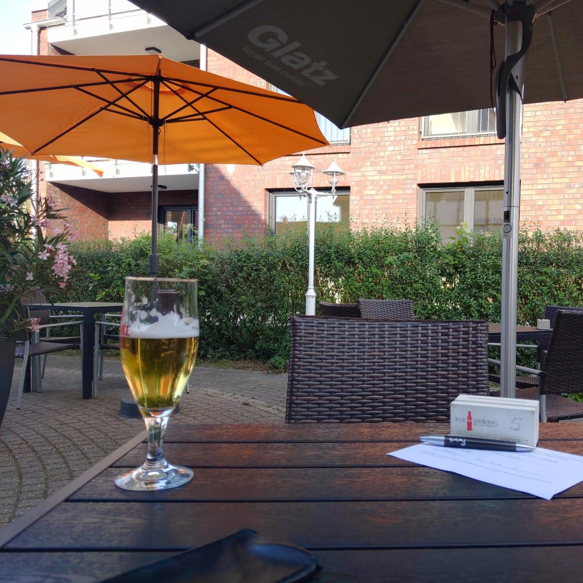 Restaurant "Cafe Klein Eis + Wein" in  Hatten