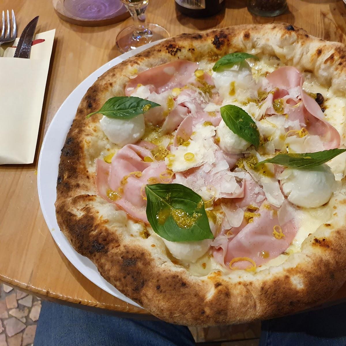 Restaurant "Pizzeria zur Turnhalle" in Weinheim