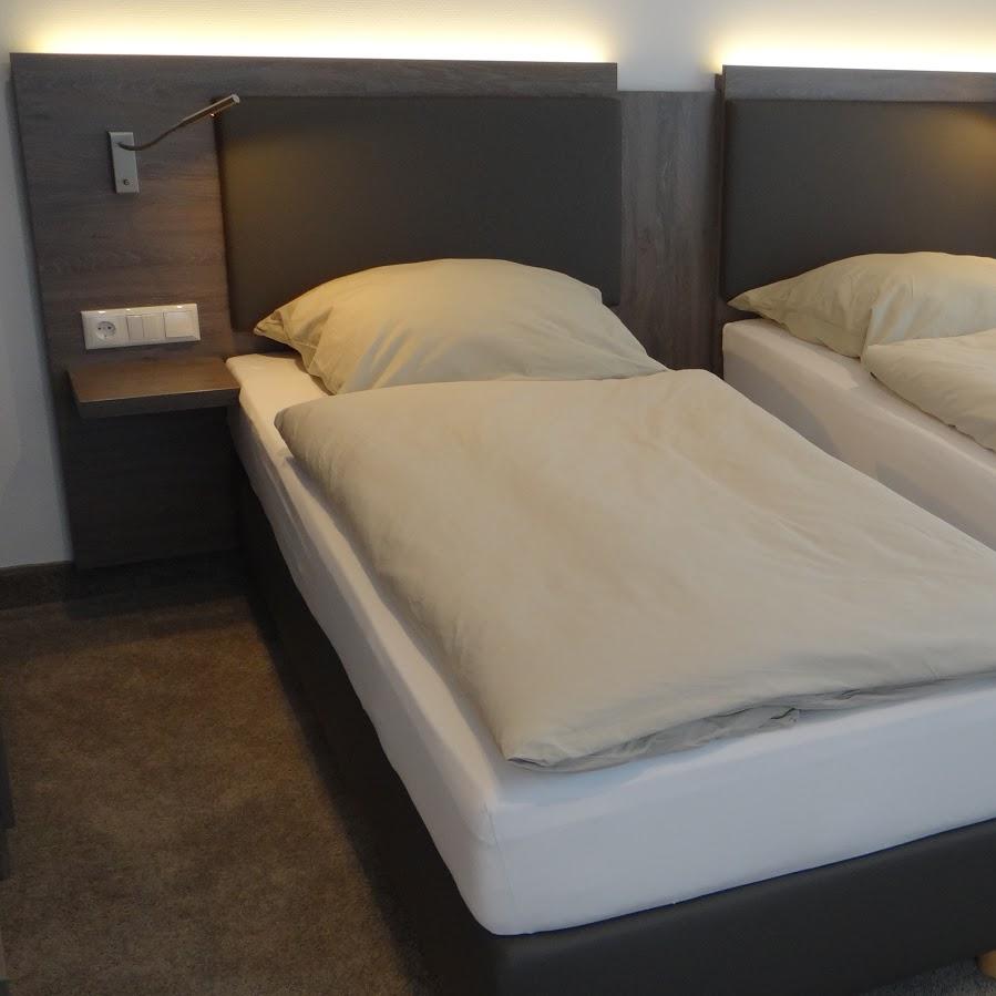 Restaurant "Gaststätte  Zur Linde " in  Neuhof