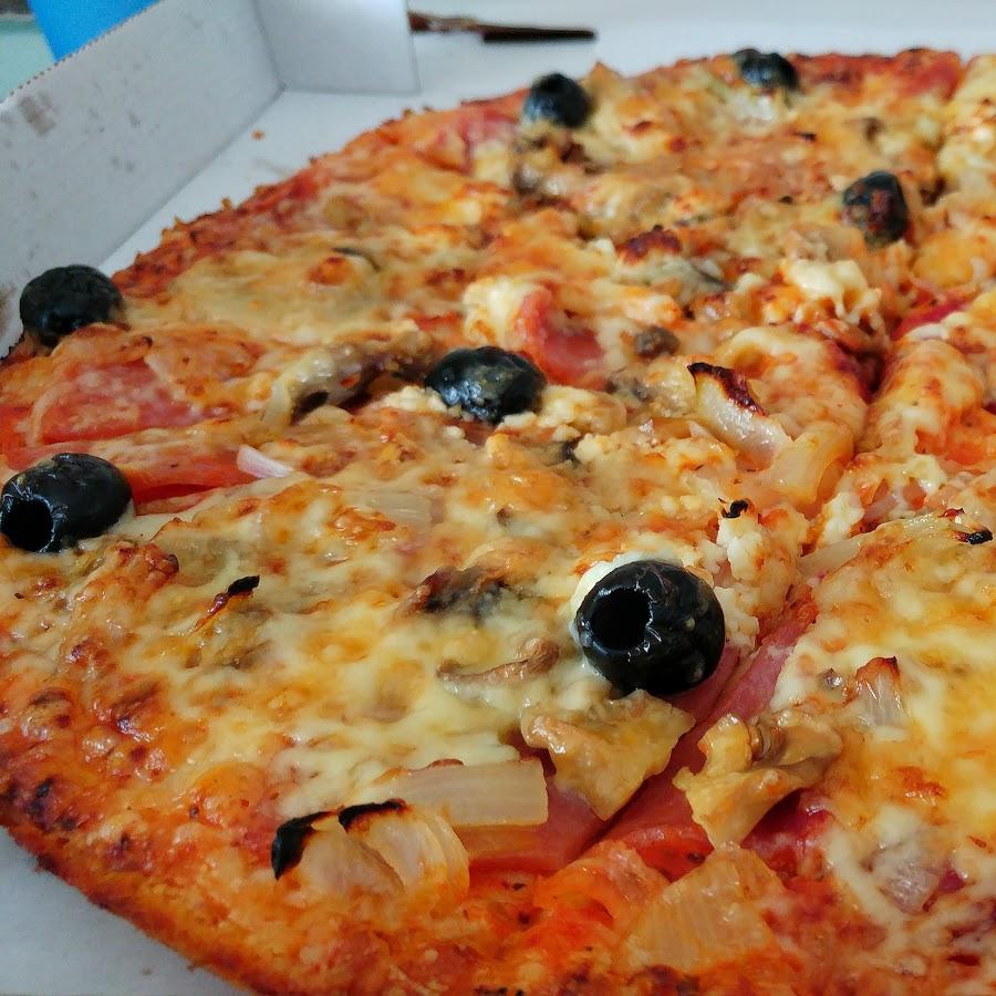 Town's Pizza