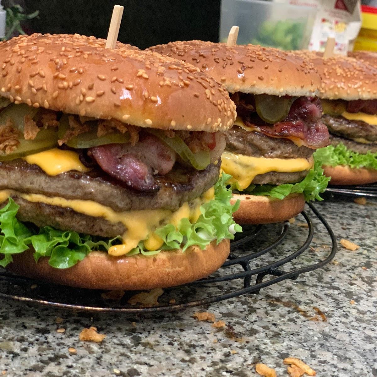 Sam’s Burger, Pizza & More
