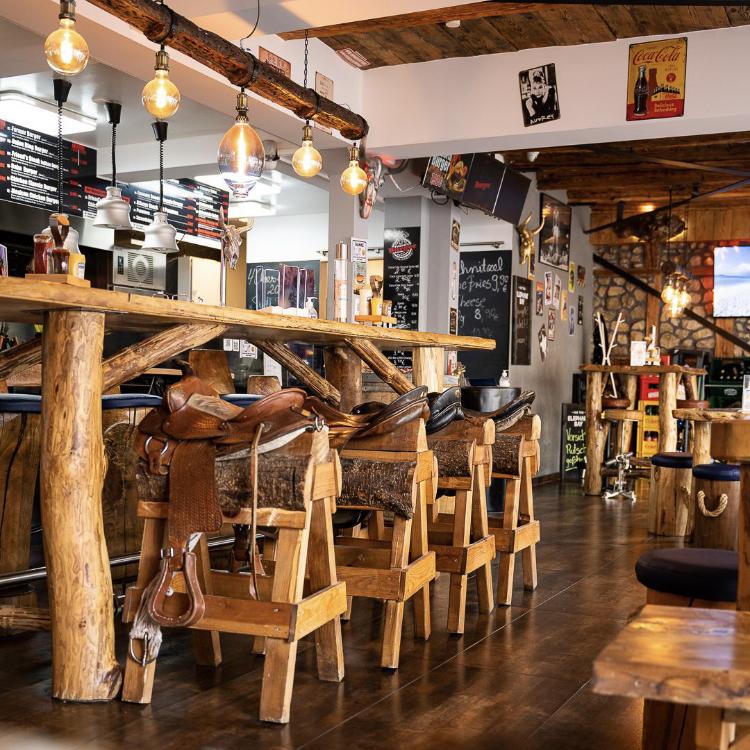 Friend's Burger Saloon