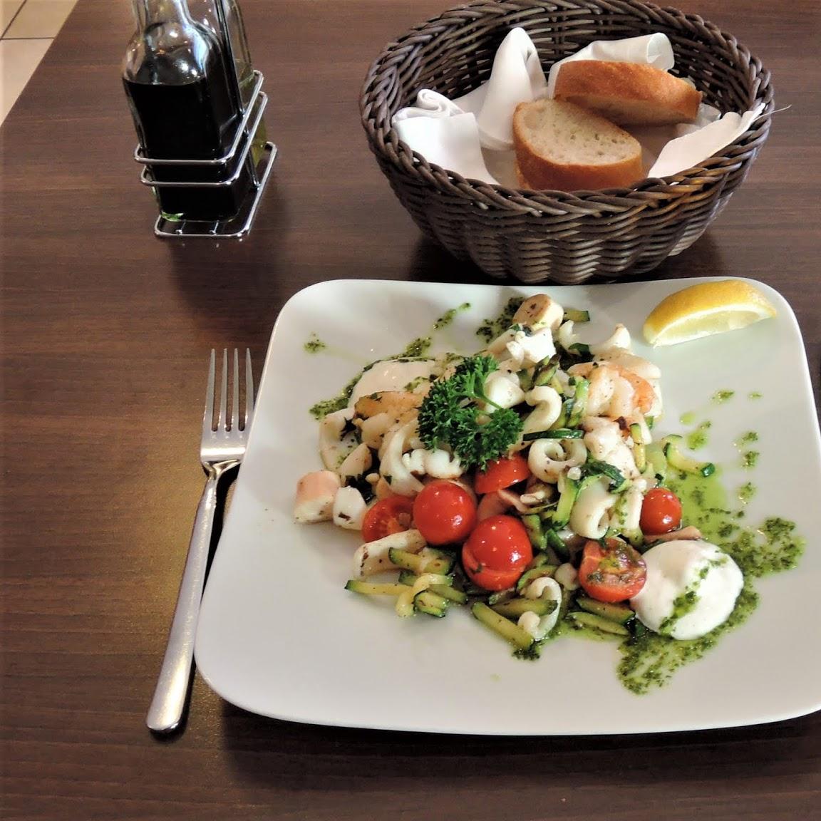 Plaka Restaurant